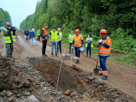 Эксперты Ассоциации бетонных дорог начали отбор проб грунтов на севере Удмуртии